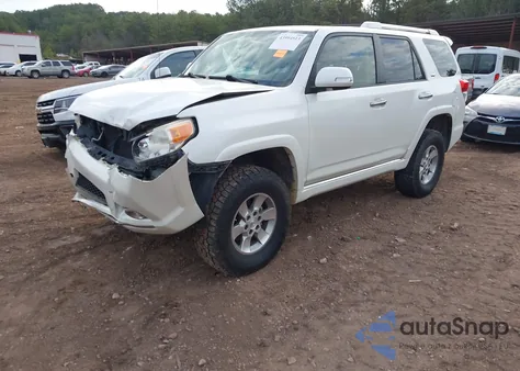 2013 Toyota 4Runner Sr5 z USA, uszkodzony, nr VIN JTEBU5JR0D5128606